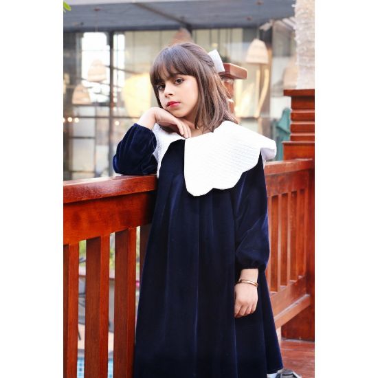 صورة فستان بناتي مخمل كحلي بياقة منقوشة | أناقة شتوية راقية - 1115